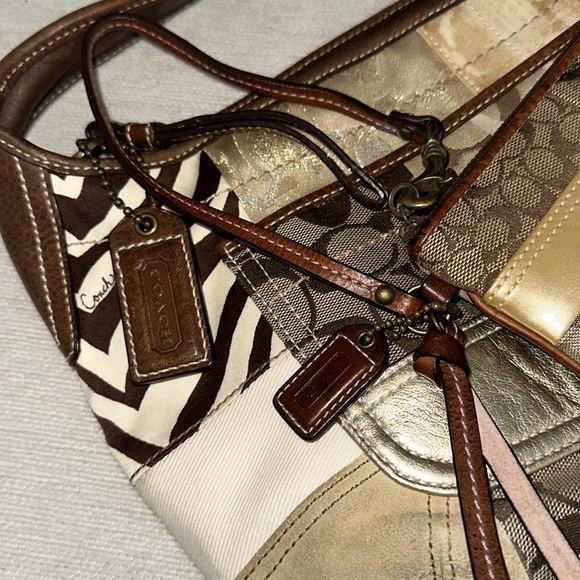 Coach patchwork hobo handbag and Wristlet Vintage set - Picture 9 of 14